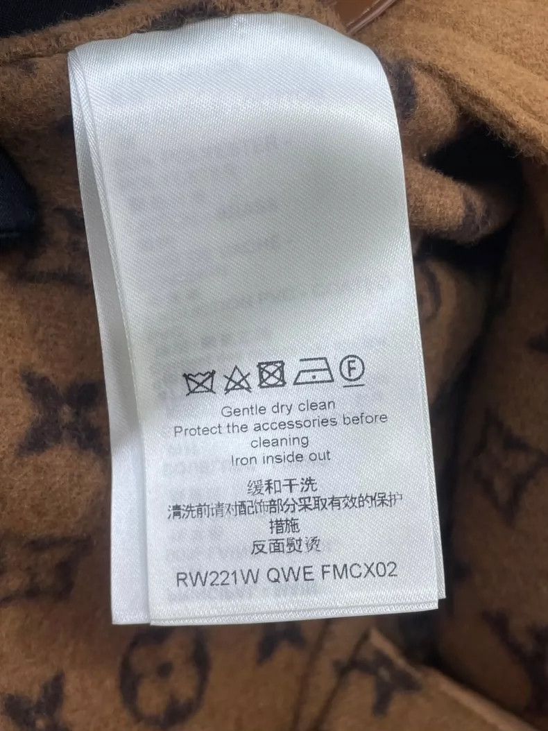 Louis Vuitton Luxury Wool Coat with Belt and Patterned Sleeves- DMC Size US M / EU 48-50 / 2 - 7 Thumbnail