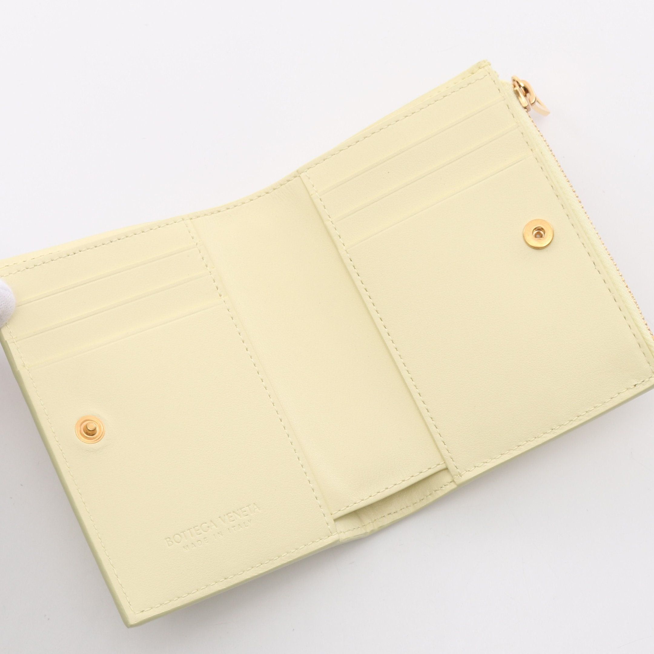 Bottega Veneta Bottega Veneta Intrecciato Bi-Fold Wallet Leather Light Yellow Size ONE SIZE - 3 Thumbnail
