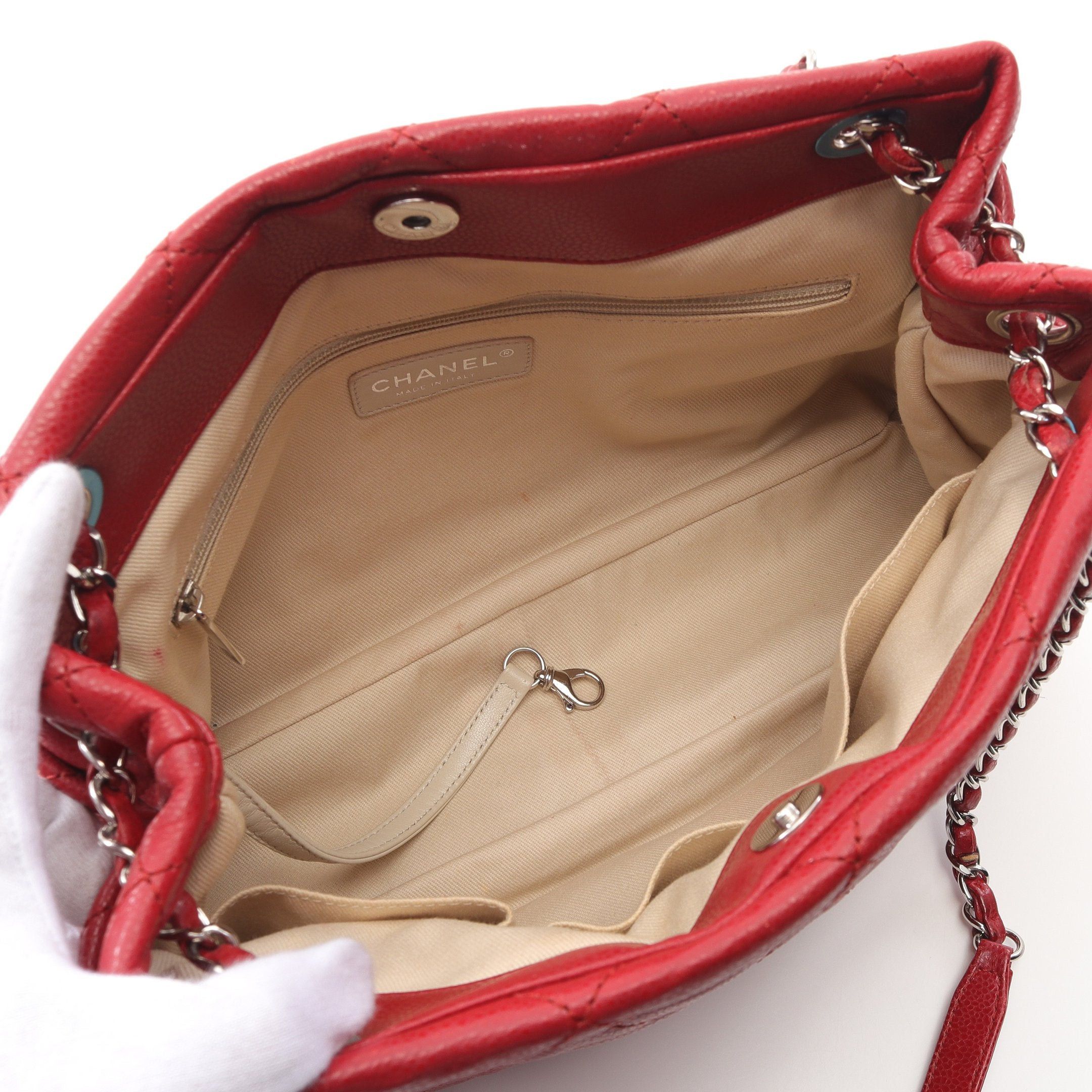 Chanel Chanel Matelasse Chain Shoulder Bag Tote Caviar Skin Red Silver Hardware Size ONE SIZE - 3 Thumbnail