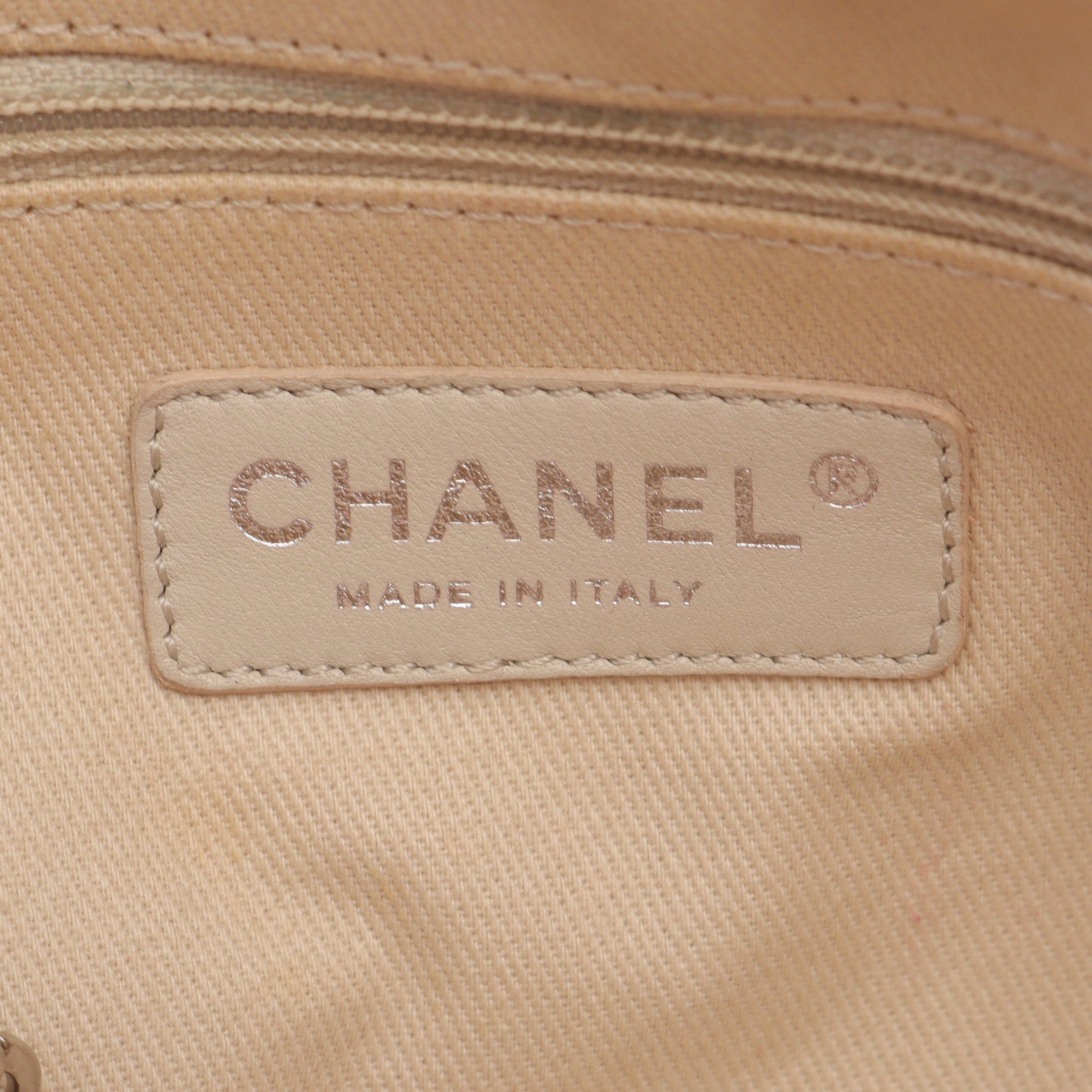 Chanel Chanel Matelasse Chain Shoulder Bag Tote Caviar Skin Red Silver Hardware Size ONE SIZE - 4 Thumbnail