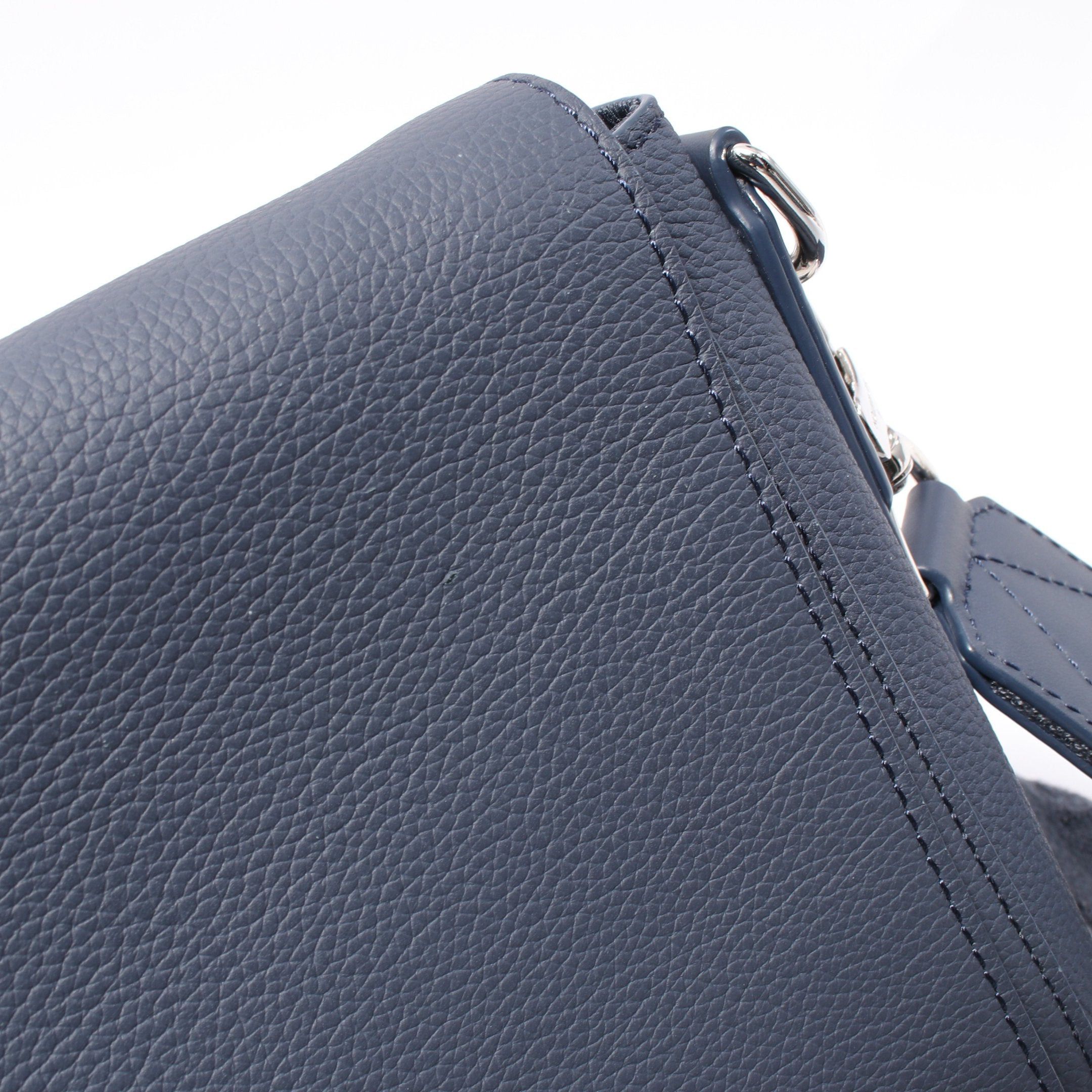 Louis Vuitton Louis Vuitton Take Off Messenger Lv Aerogram Shoulder Bag Leather Navy Size ONE SIZE - 8 Thumbnail