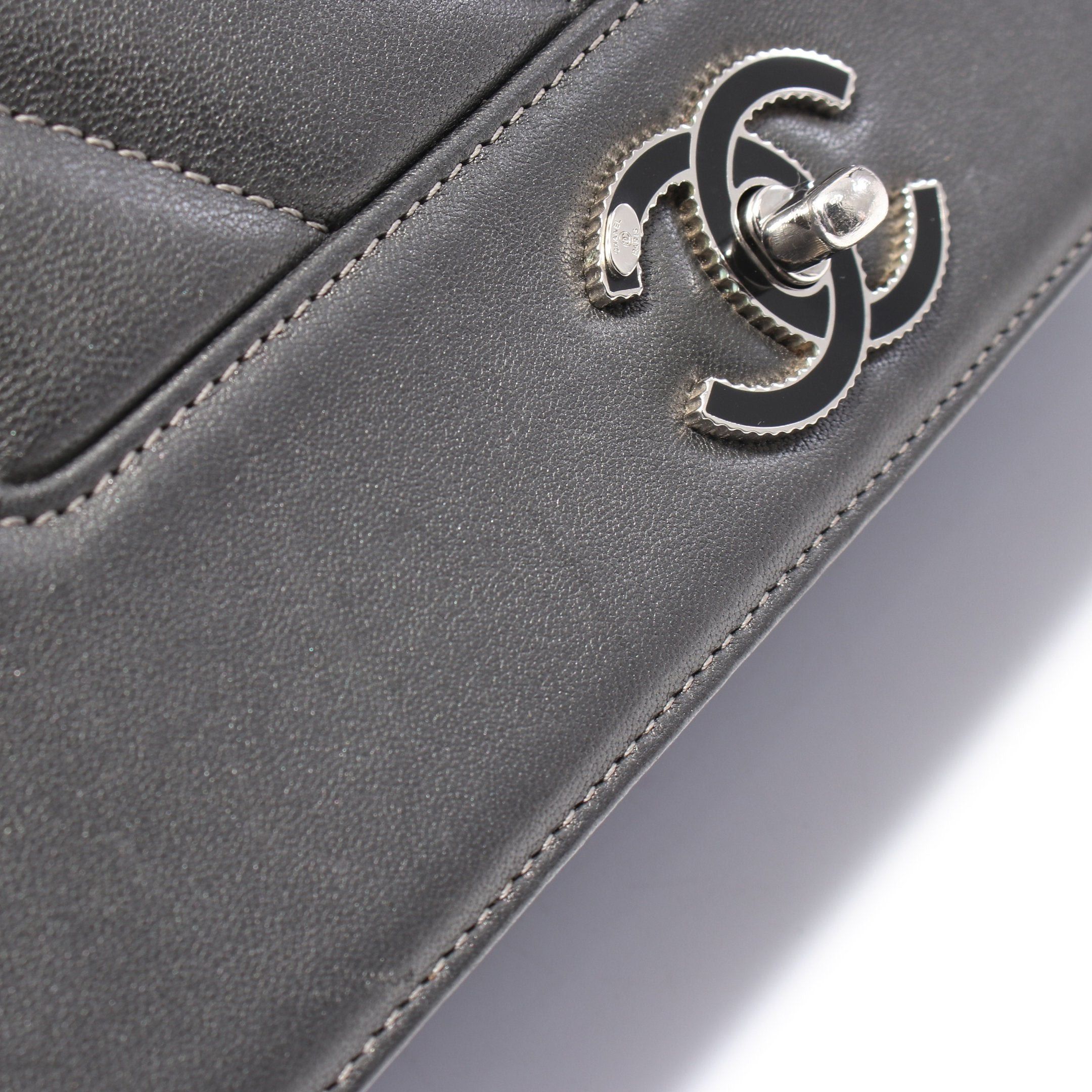 Chanel Chanel Chevron V-Stitch Double Chain Shoulder Bag Leather Gray Silver Hardware Size ONE SIZE - 6 Thumbnail