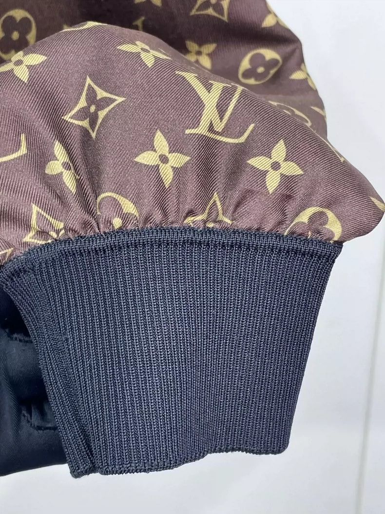Louis Vuitton Classic Louis Vuitton Silk Long Sleeve Top- DMC Size US XS / EU 42 / 0 - 6 Thumbnail