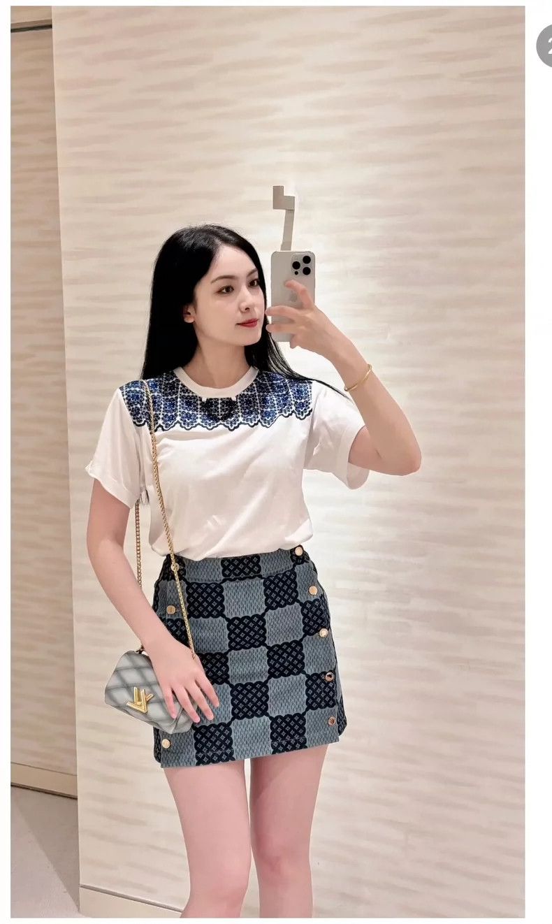 Louis Vuitton Embroidered Chain Short Sleeve T-Shirt- DMC Size US XXS / EU 40 - 5 Thumbnail