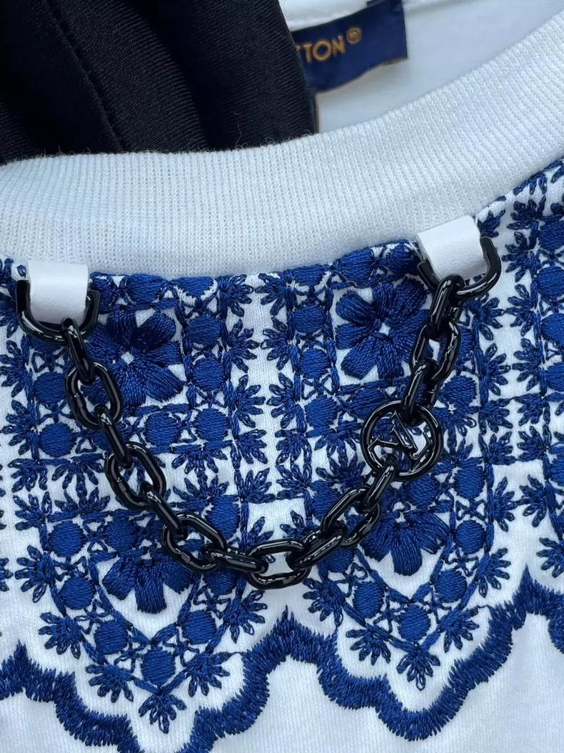 Louis Vuitton Embroidered Chain Short Sleeve T-Shirt- DMC Size US XXS / EU 40 - 6 Thumbnail