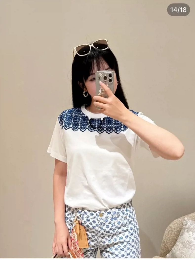 Louis Vuitton Embroidered Chain Short Sleeve T-Shirt- DMC Size US XXS / EU 40 - 4 Thumbnail