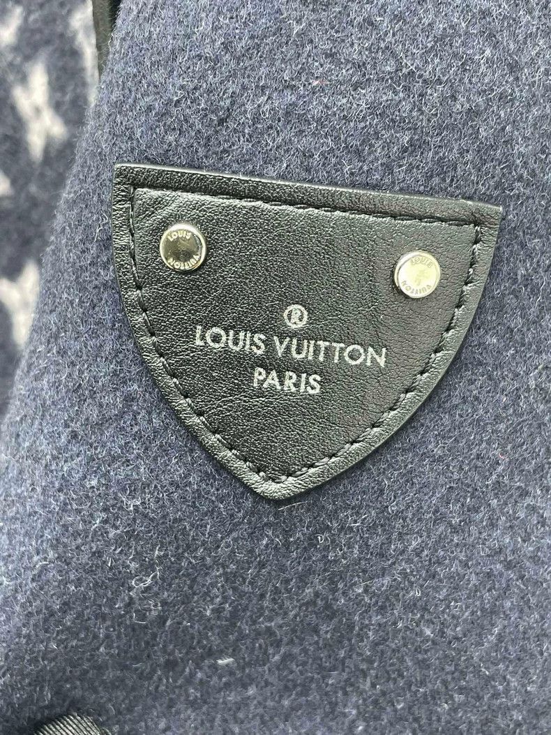 Louis Vuitton Long Blue Cashmere Bathrobe Coat- DMC Size US M / EU 48-50 / 2 - 3 Thumbnail