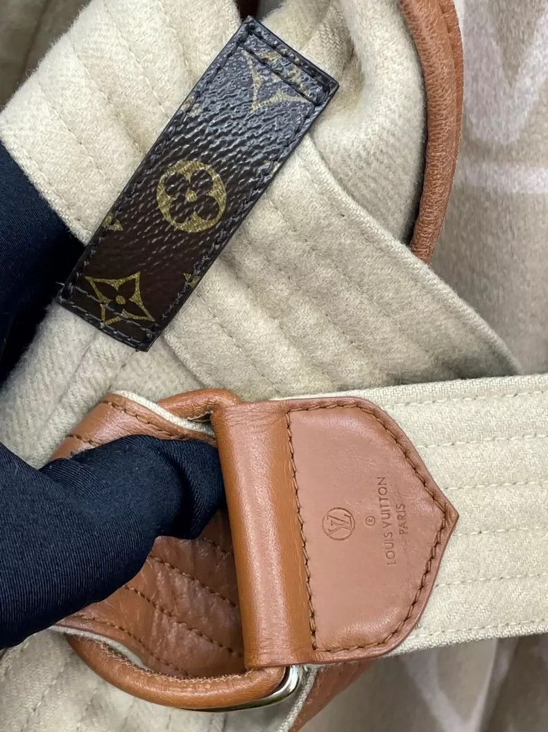 Louis Vuitton LV Classic Monogram Bathrobe Coat- DMC Size US M / EU 48-50 / 2 - 4 Thumbnail