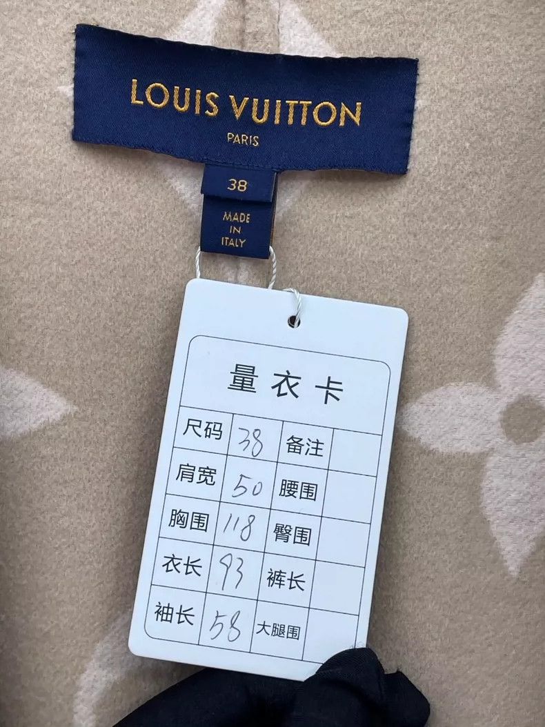 Louis Vuitton LV Classic Monogram Bathrobe Coat- DMC Size US M / EU 48-50 / 2 - 6 Thumbnail