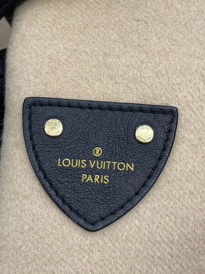 Louis Vuitton LV Classic Monogram Bathrobe Coat- DMC Size US M / EU 48-50 / 2 - 3 Thumbnail