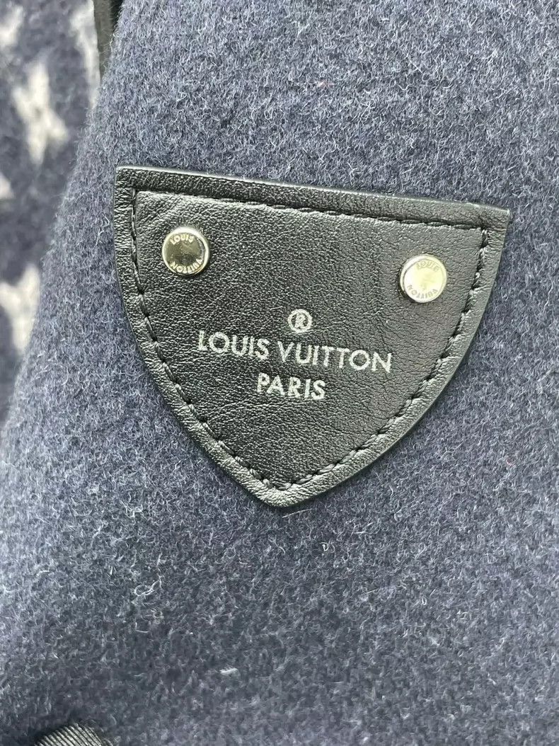 Louis Vuitton Long Blue Cashmere Robe Coat- DMC Size US M / EU 48-50 / 2 - 3 Thumbnail