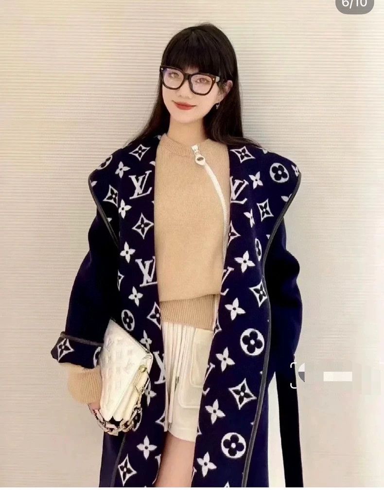 Louis Vuitton Louis Vuitton Dark Blue Bathrobe Coat- DMC Size US M / EU 48-50 / 2 - 8 Thumbnail