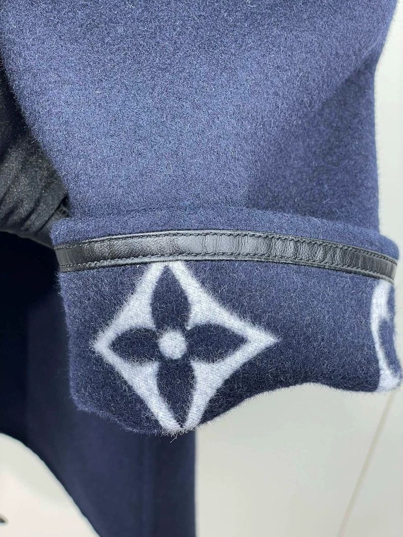 Louis Vuitton Louis Vuitton Dark Blue Bathrobe Coat- DMC Size US M / EU 48-50 / 2 - 3 Thumbnail