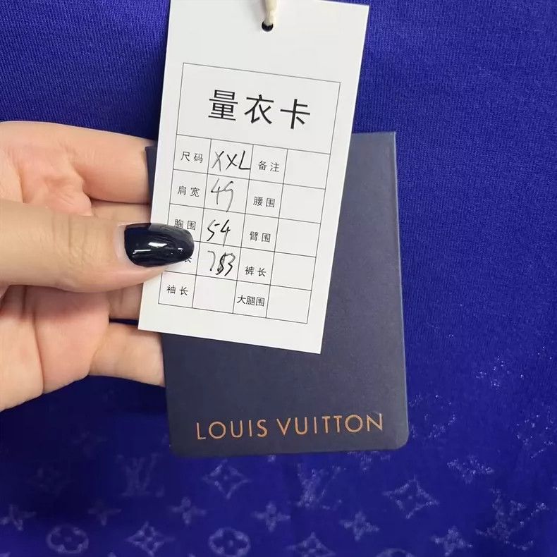 Louis Vuitton Louis Vuitton Blue Gradient Logo T-Shirt- DMC Size US XL / EU 56 / 4 - 5 Thumbnail