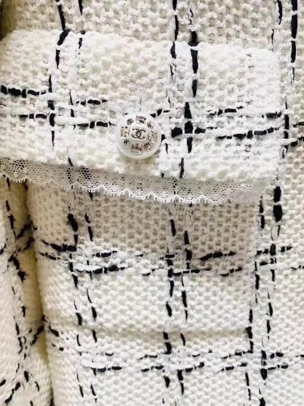 Chanel Chanel Tweed Blazer in White and Black- DMC Size US S / EU 44-46 / 1 - 3 Thumbnail