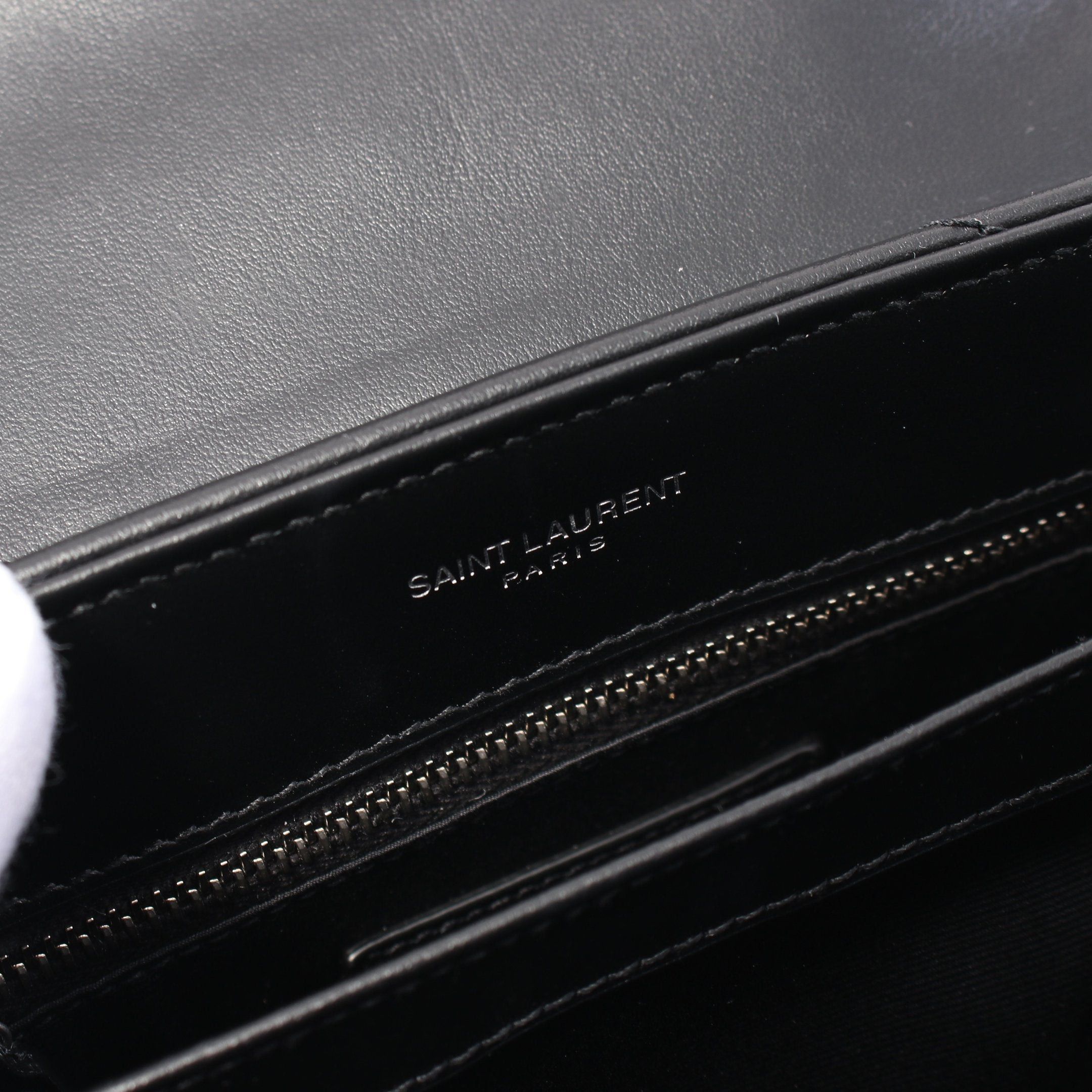 Yves Saint Laurent Yves Saint Laurent Loulou Toy Shoulder Bag Leather Black Size ONE SIZE - 4 Thumbnail