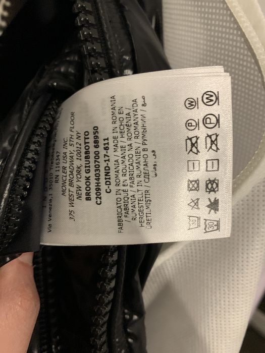 Moncler size sales 2 in eu