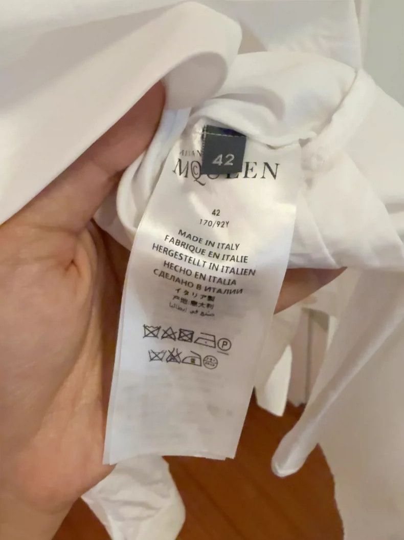 Alexander McQueen Alexander McQueen Women's Button-Up Shirt White- DMC Size US M / EU 48-50 / 2 - 5 Thumbnail