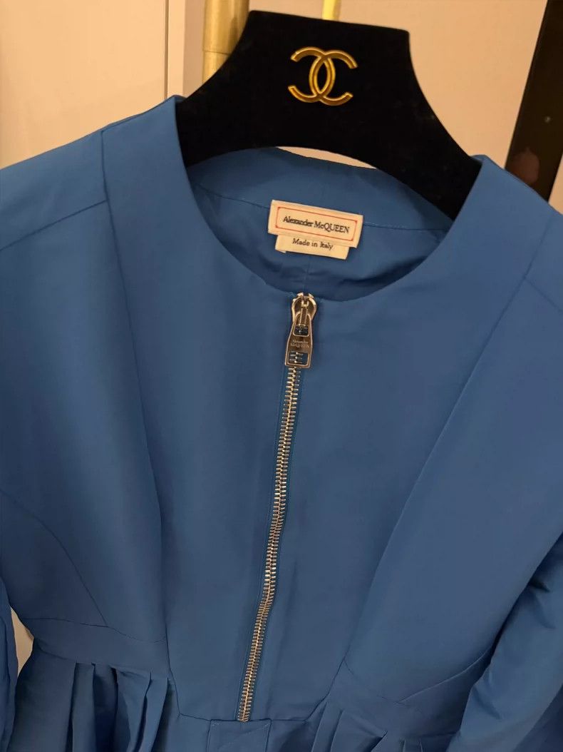 Alexander McQueen Alexander McQueen Blue Dress Runway Collection- DMC Size US 38 / EU 54 - 2 Thumbnail