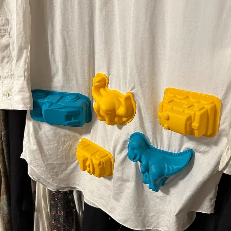 Comme des Garcons Comme Des Garcons Dinosaur Toy Shirt- DMC Size US S / EU 44-46 / 1 - 2 Thumbnail