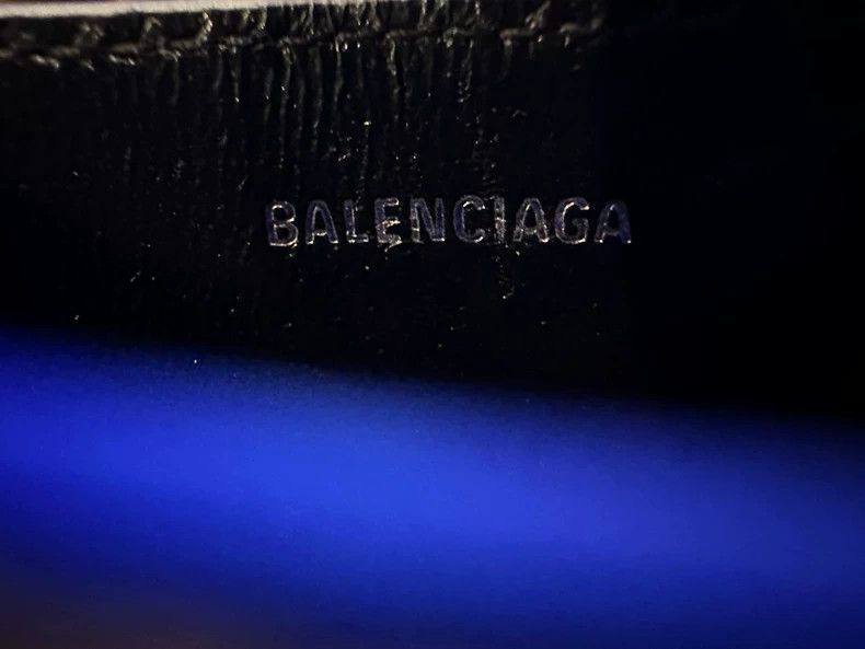Balenciaga Balenciaga Glitter Card Holder, Excellent Condition- DMC Size ONE SIZE - 4 Thumbnail