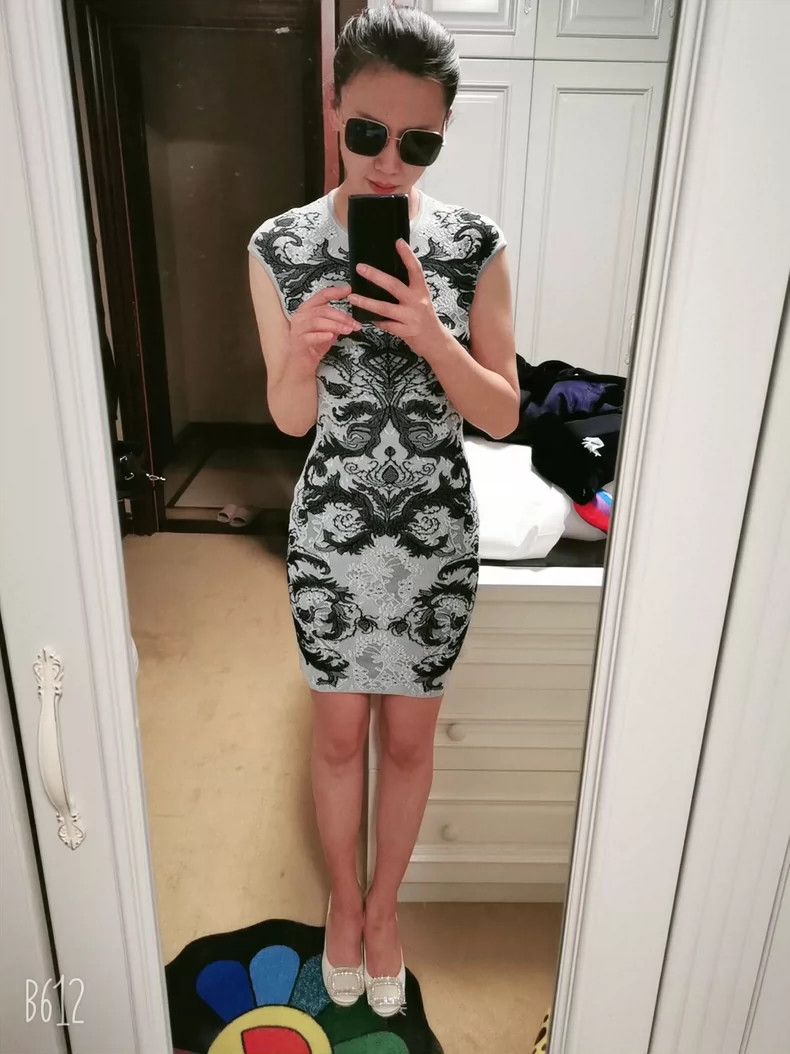 Alexander McQueen Art-Inspired Knitted Dress for Size M- DMC Size US M / EU 48-50 / 2 - 4 Thumbnail