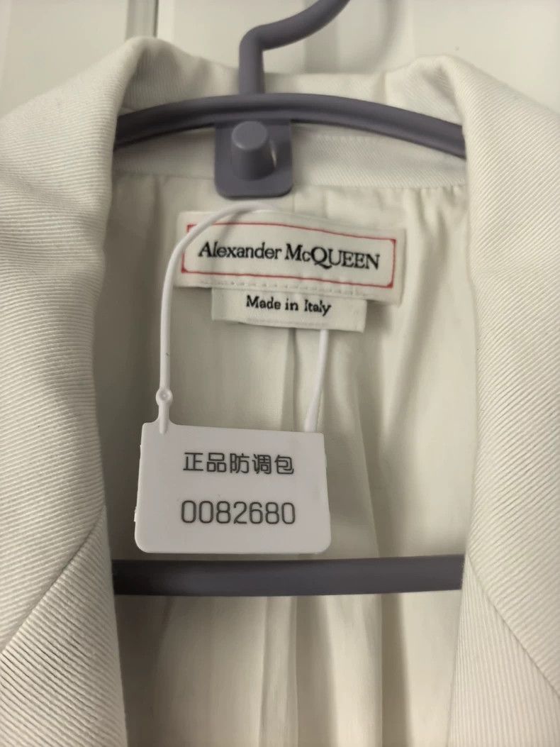 Alexander McQueen Alexander McQueen White Blazer with Tags- DMC Size US S / EU 44-46 / 1 - 2 Thumbnail