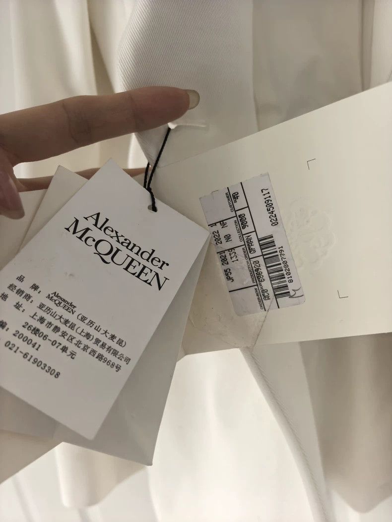 Alexander McQueen Alexander McQueen White Blazer with Tags- DMC Size US S / EU 44-46 / 1 - 3 Thumbnail