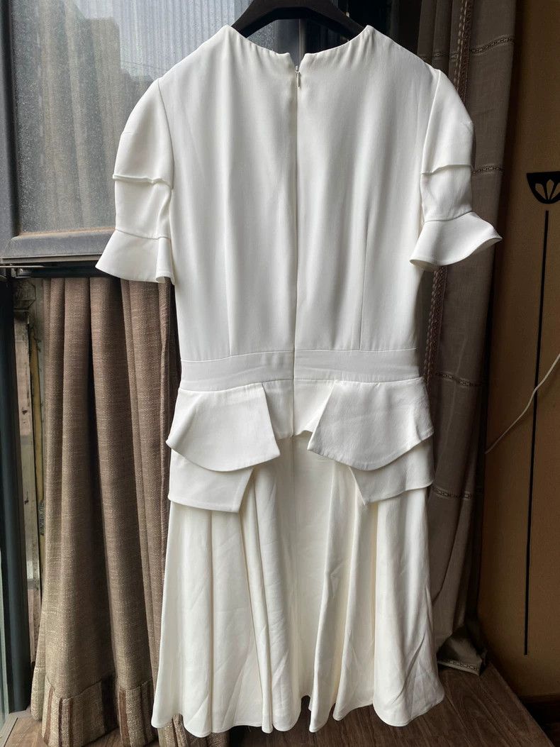 Alexander McQueen White Dress with Ruffled Sleeves by McQueen- DMC Size US 38 / EU 54 - 4 Thumbnail