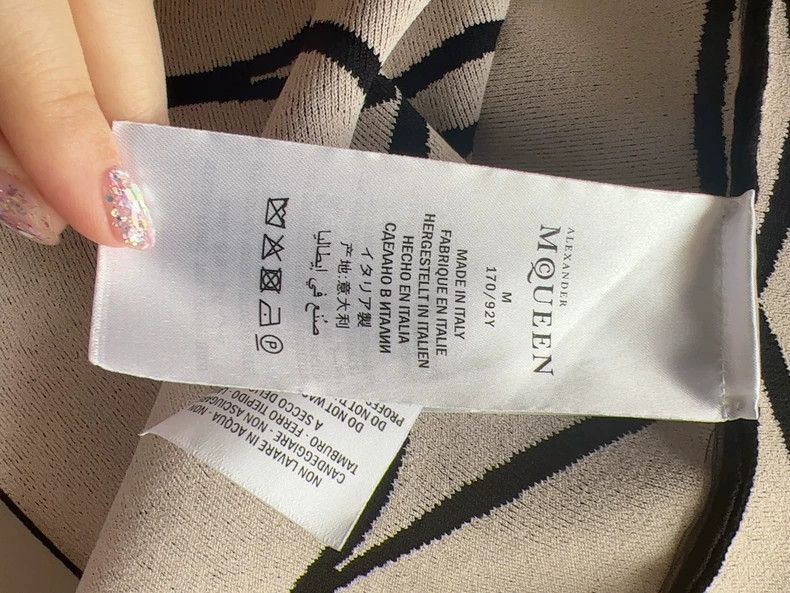 Alexander McQueen Alexander McQueen Dress with Embroidery Design- DMC Size US M / EU 48-50 / 2 - 2 Thumbnail