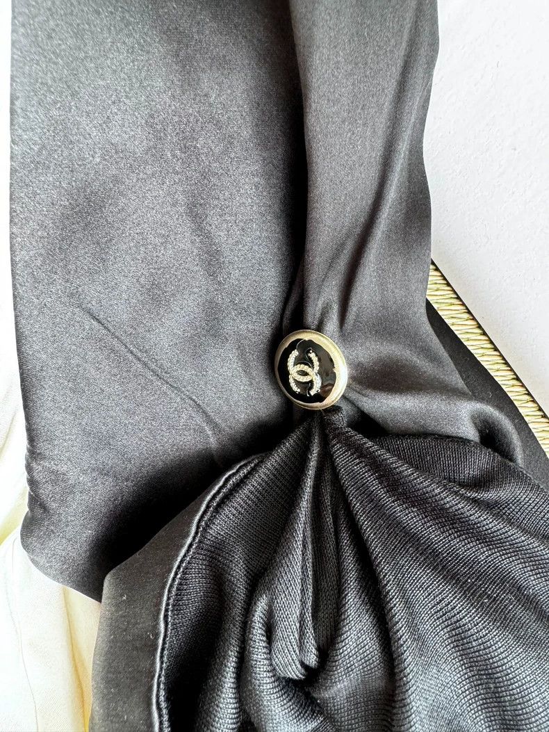 Chanel Chanel Short Sleeve Silk Top- DMC Size US M / EU 48-50 / 2 - 3 Thumbnail