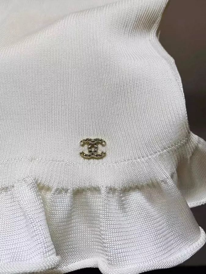 Chanel Chanel Sleeveless Silk Top with Ruffles- DMC Size US S / EU 44-46 / 1 - 3 Thumbnail