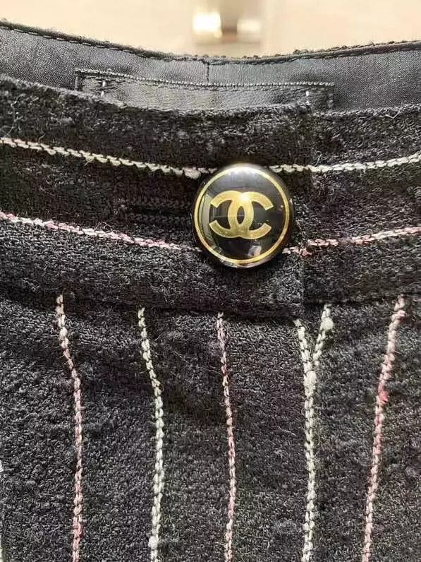 Chanel Chanel F40 Striped Tweed Shorts- DMC Size US 31 - 2 Thumbnail