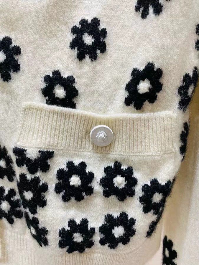 Chanel Chanel Flower Pattern Cashmere Cardigan- DMC Size US S / EU 44-46 / 1 - 3 Thumbnail