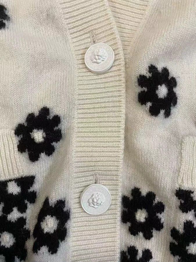 Chanel Chanel Flower Pattern Cashmere Cardigan- DMC Size US S / EU 44-46 / 1 - 5 Thumbnail