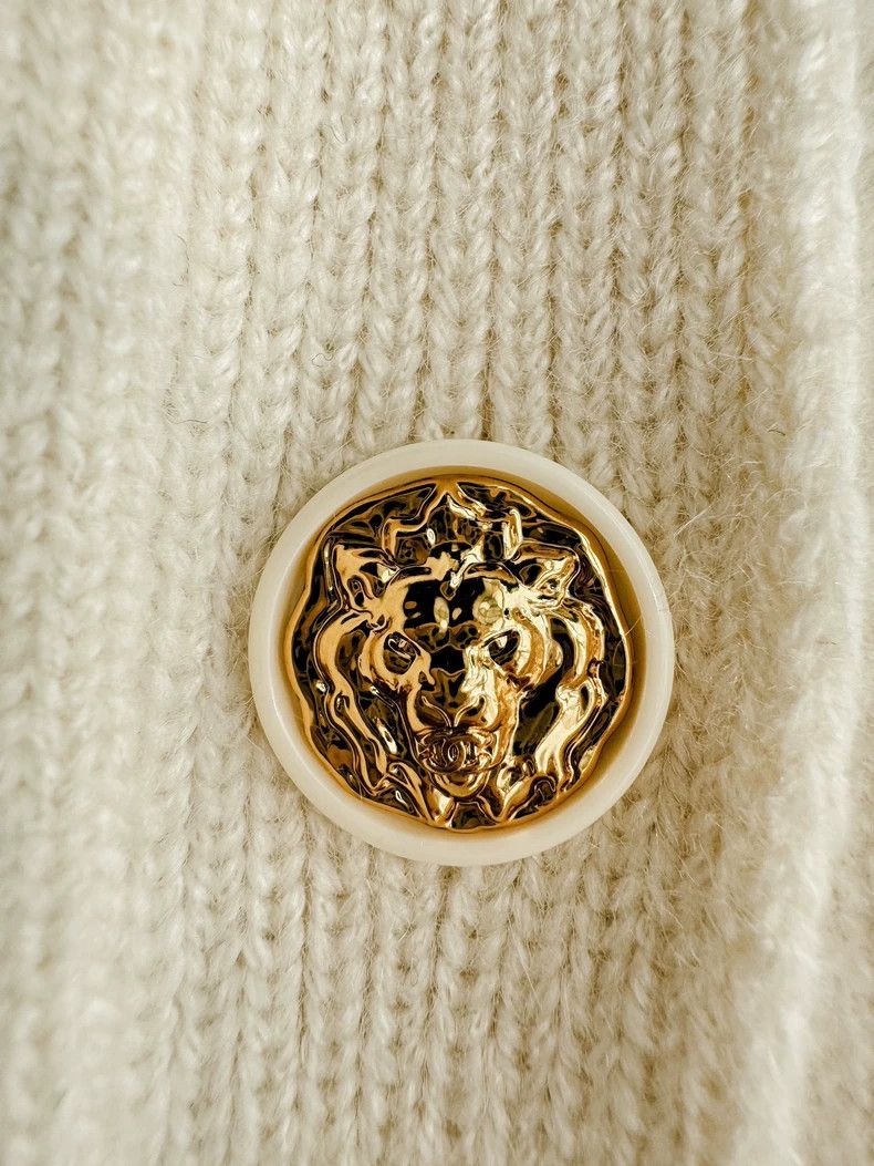 Chanel Chanel White V-Neck Cashmere Knit Dress- DMC Size US 36 / EU 52 - 5 Thumbnail