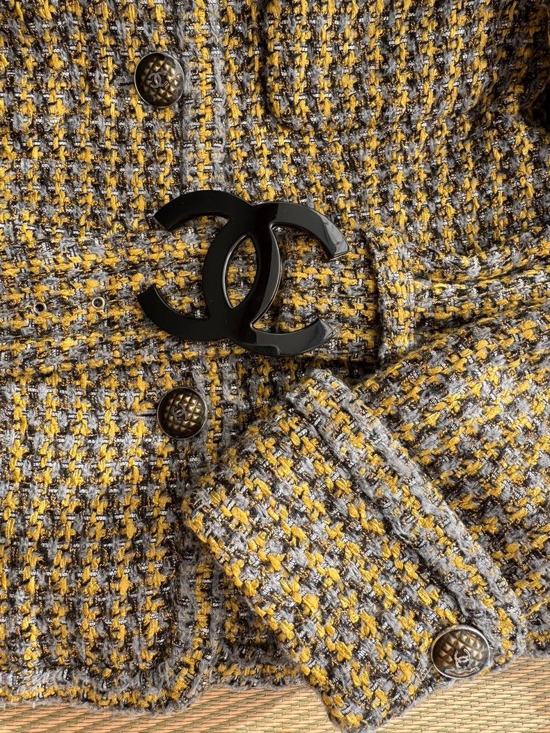 Chanel CHANEL Jacket in Yellow and Gray Colorblock- DMC Size US M / EU 48-50 / 2 - 4 Thumbnail