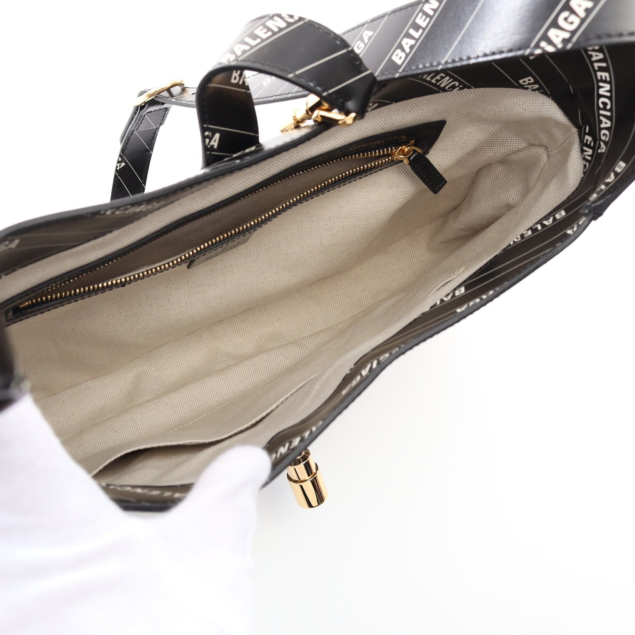 Balenciaga Balenciaga Balenciaga * Gucci Hacker Jackie 1961 Shoulder Bag Leather Black White Size ONE SIZE - 3 Thumbnail