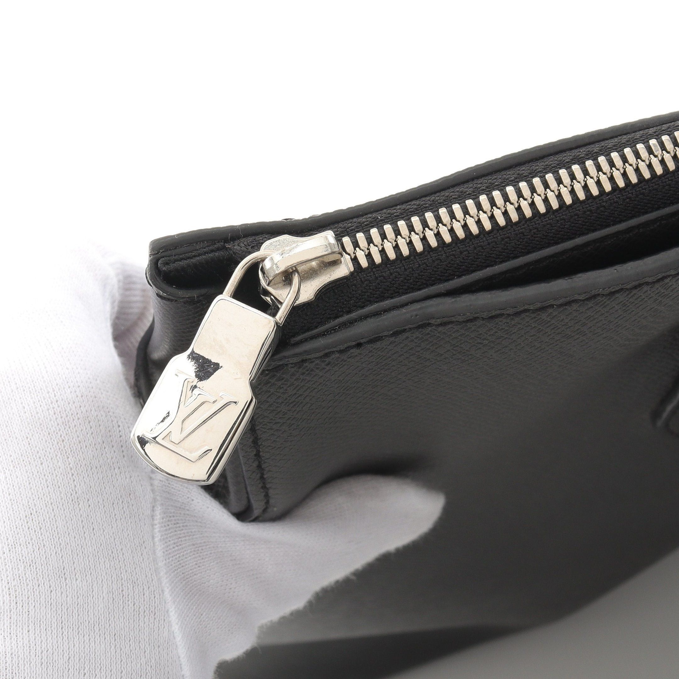 Louis Vuitton Louis Vuitton Anton Tote Taiga Noir Bag Handbag Leather Black Size ONE SIZE - 10 Thumbnail
