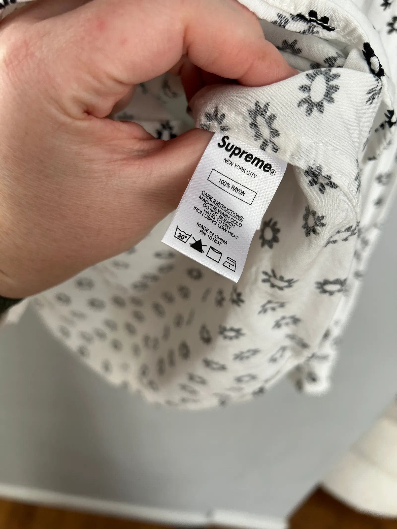 Supreme Supreme Shirt Size US M / EU 48-50 / 2 - 3 Thumbnail