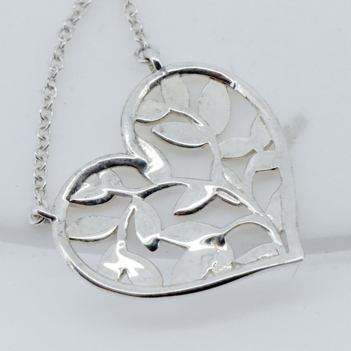 Tiffany & Co. Tiffany & Co. Tiffany Olive Leaf Heart AG925 Necklace Metal Necklace Size ONE SIZE - 5 Thumbnail