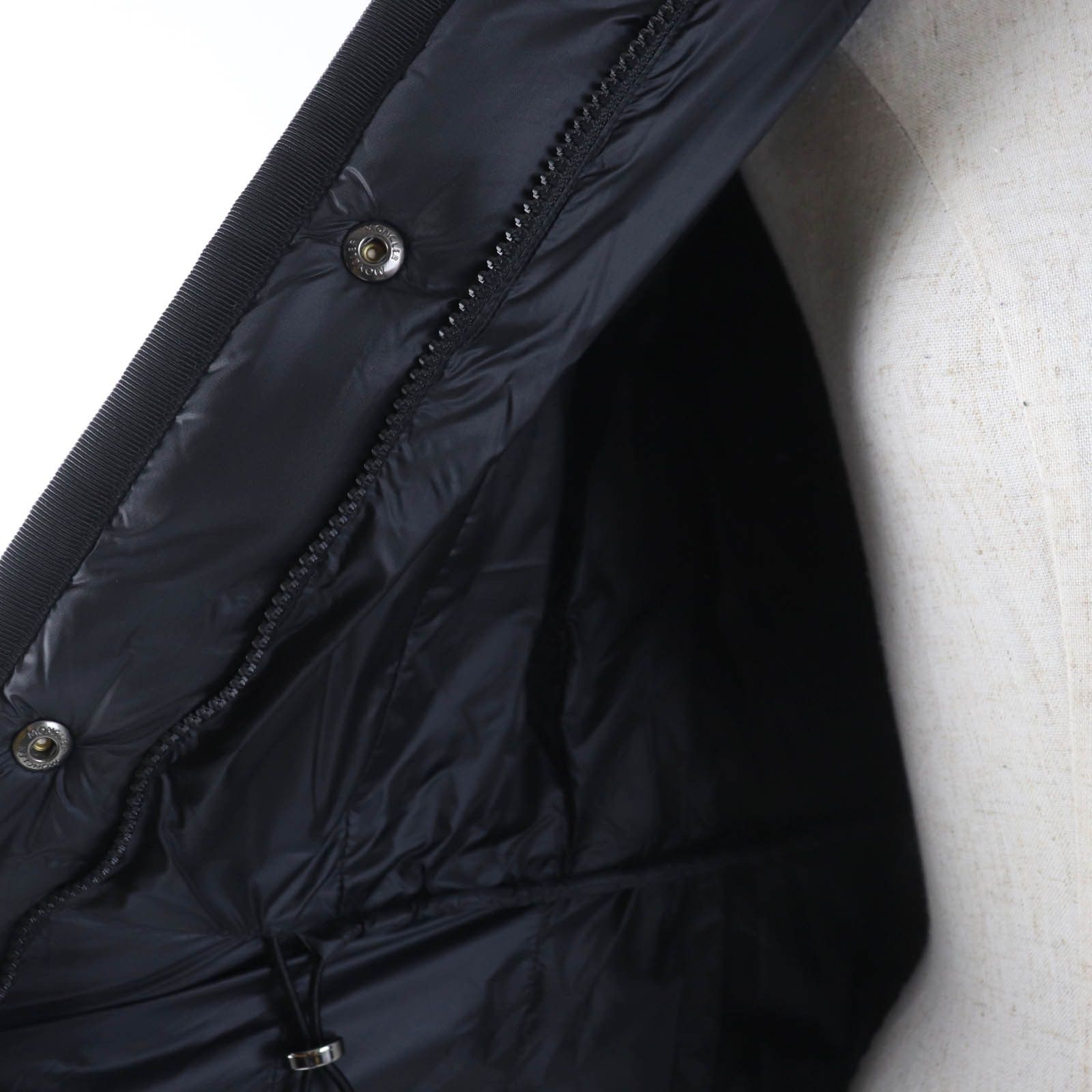 Moncler Moncler Moncler HERMINE Nylon down coat Others Outerwear Size ONE SIZE - 5 Thumbnail