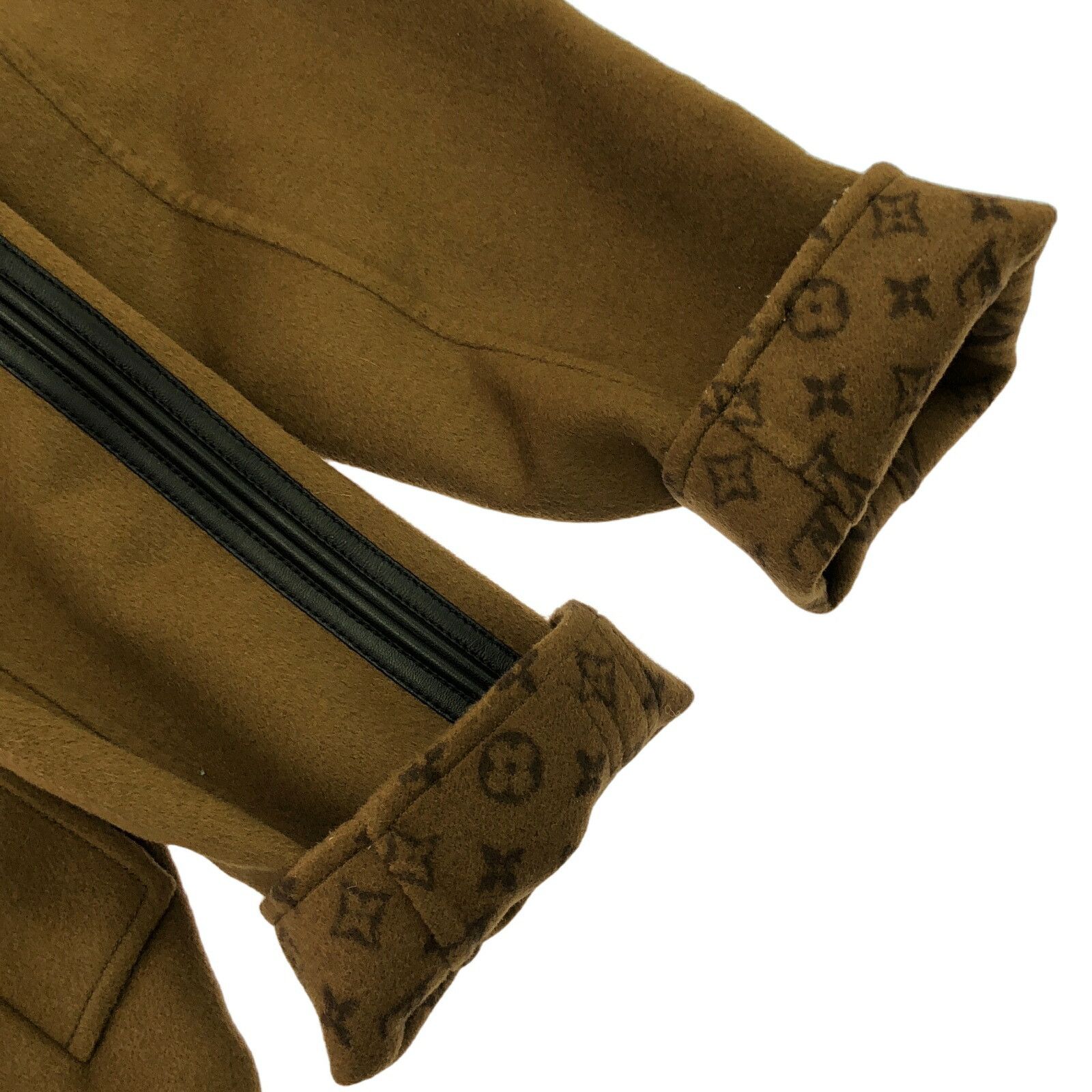 Louis Vuitton Louis Vuitton Louis Vuitton FNCO10QWE Wool Coat Others Outerwear FNCO10QWE Size ONE SIZE - 10 Thumbnail