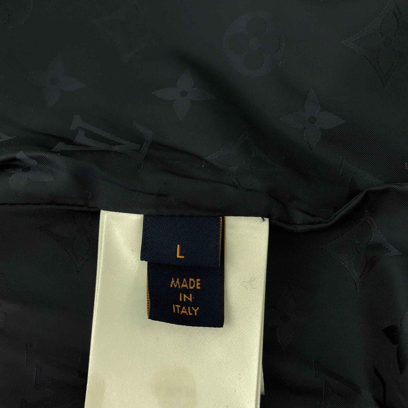 Louis Vuitton Louis Vuitton Louis Vuitton RM251Q TDK HSY42W Polyester Blouson Others Outerwear RM251Q TDK HSY42W Size ONE SIZE - 7 Thumbnail