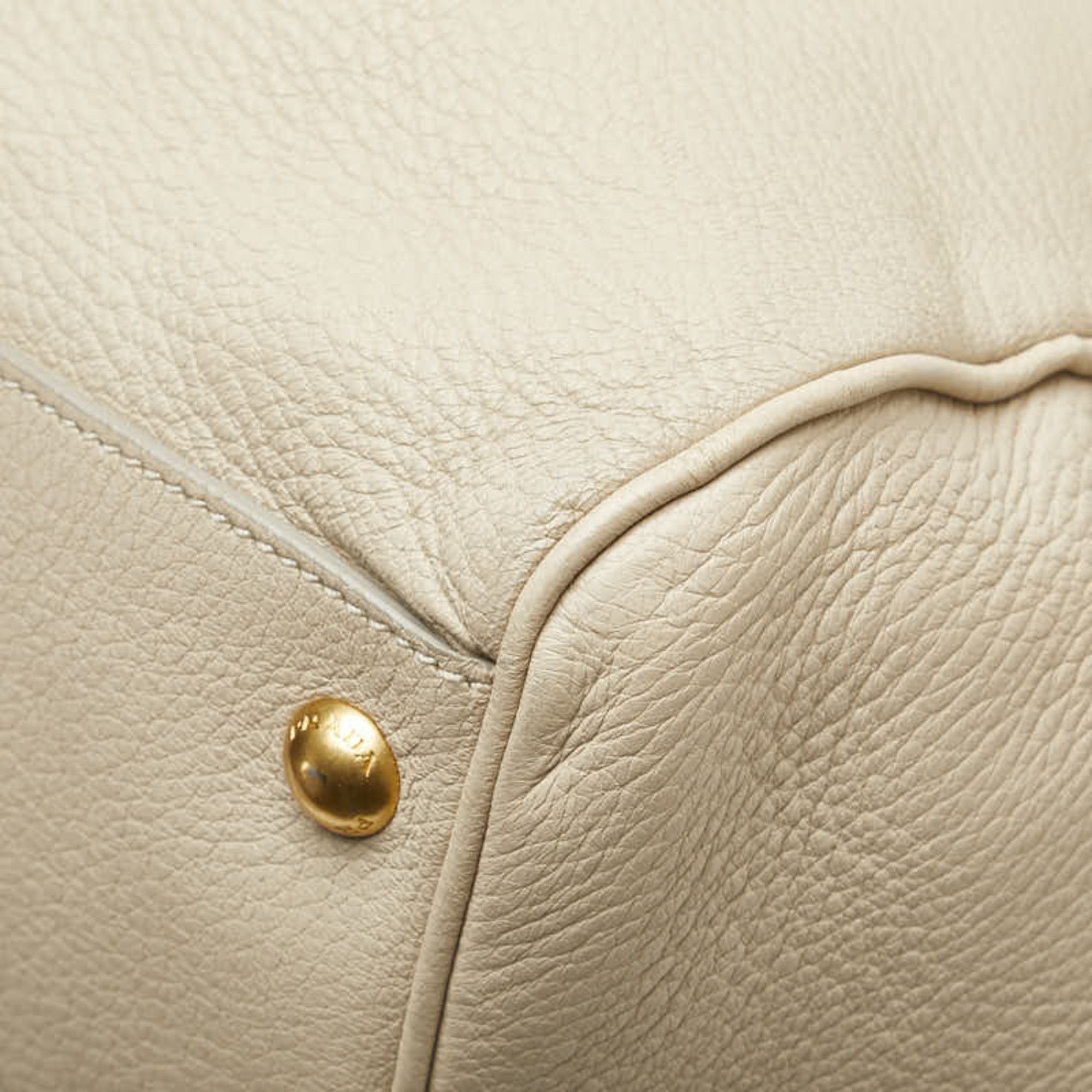 Prada Prada Vitello handbag Size ONE SIZE - 7 Thumbnail