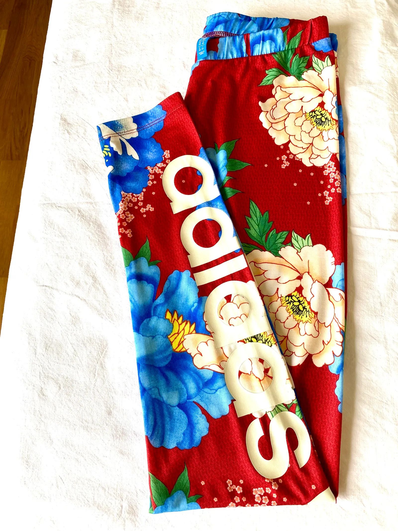 Adidas Adidas x Farm Rio Farm Rio Chita Floral Sweatpants Size 26" / US 2 / IT 38 - 4 Thumbnail