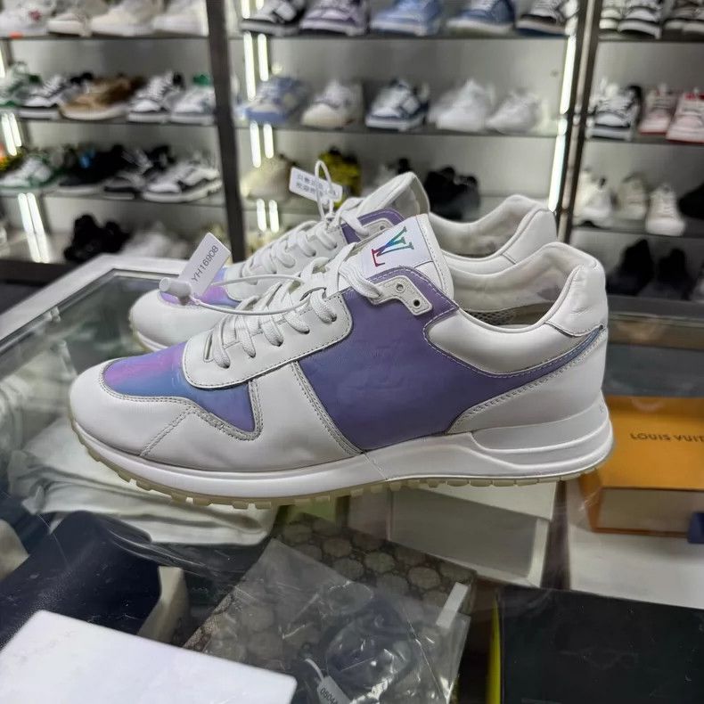 Louis Vuitton Louis Vuitton LV RUNAWAY Sneakers Size UK7.5 Size US 8 / EU 41 - 2 Thumbnail