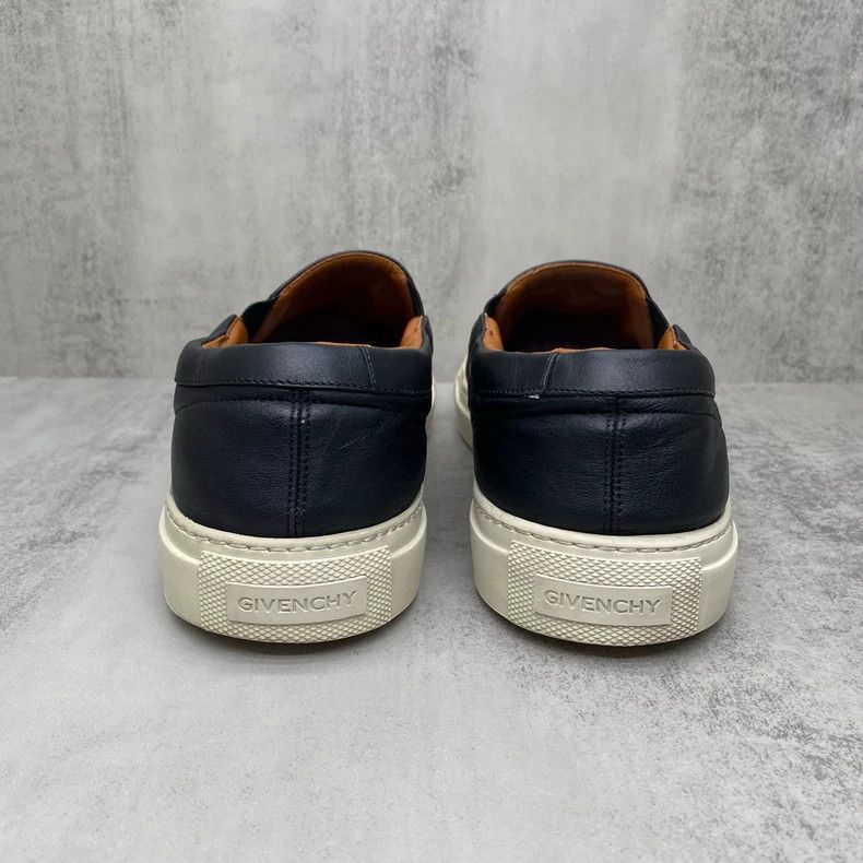 Givenchy Givenchy Black Slip-On Shoes with Logo Size US 10 / EU 43 - 5 Thumbnail