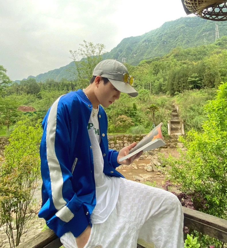 Celine Celine Blue Silk Baseball Jacket Coat Size US L / EU 52-54 / 3 - 7 Thumbnail