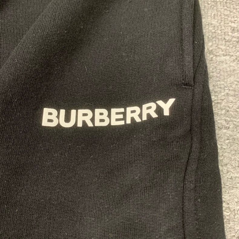 Burberry Burberry Black Logo Shorts Size XL Size US 44 / EU 60 - 7 Thumbnail